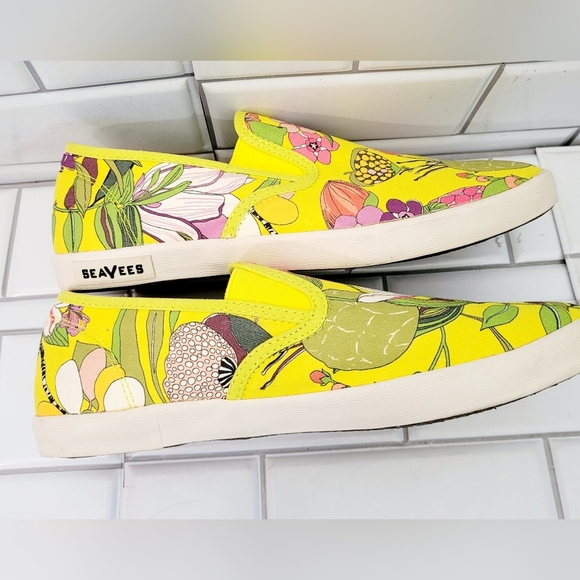 Seavees Trina Turk Baja Slip On Canvas Shoe Fashion Sneaker Yellow Tropical Flor - Picture 8 of 11